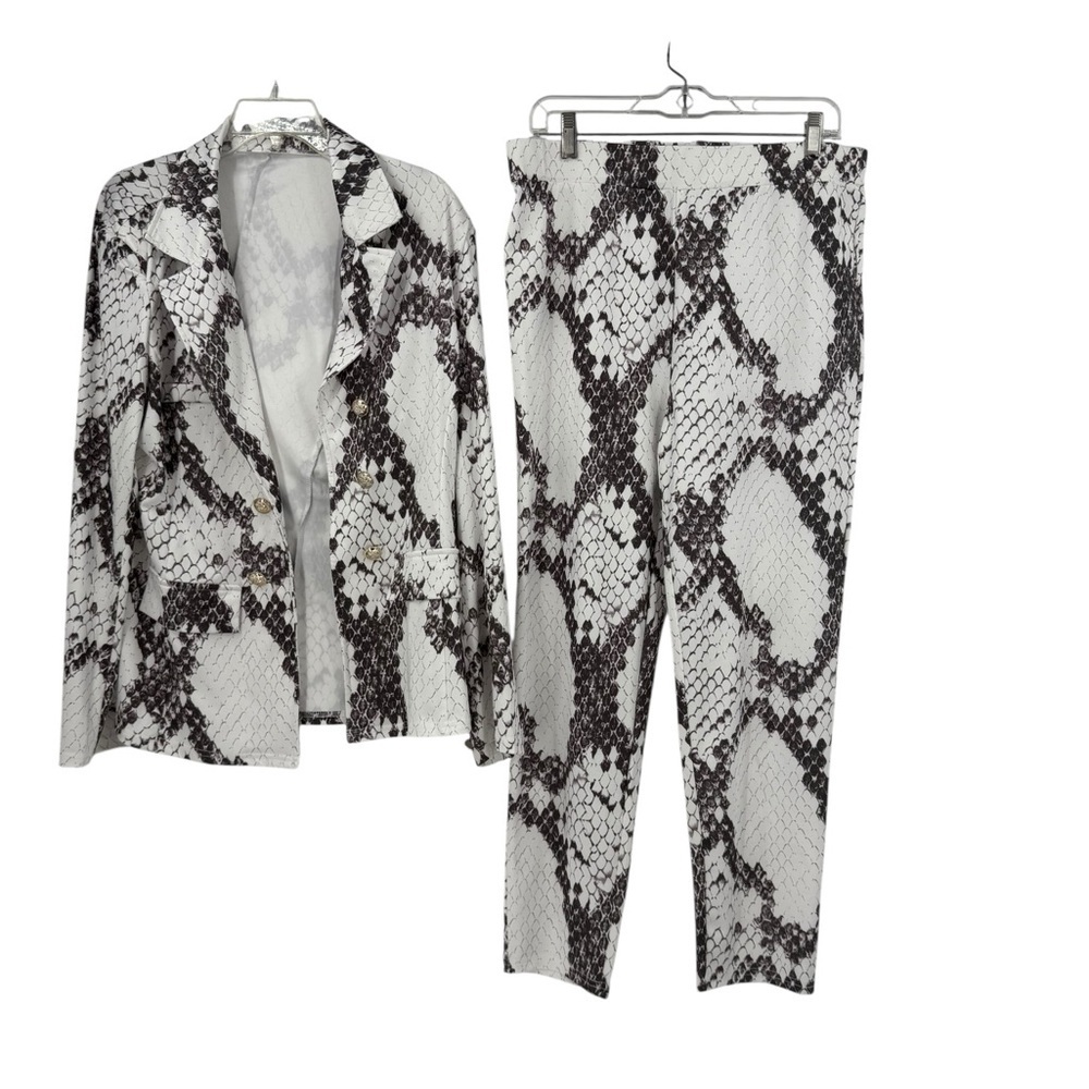 2X Snake Print Blazer & Pants Suit Set Bold Statement Two-Piece Gold Button